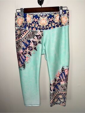 Calia Carrie Underwood Bahia Havana Capri Limited Edition Leggings Size M EUC